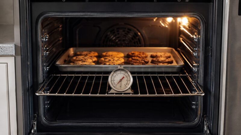 Oven Temperature Is Wrong? How to Test and Calibrate It Safely